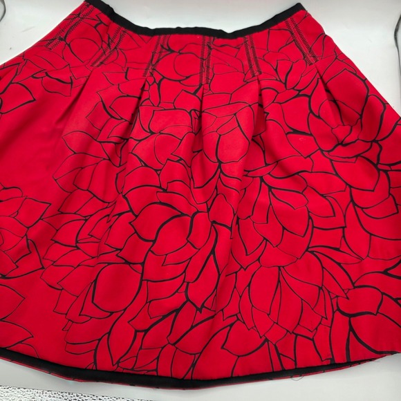 GAP Dresses & Skirts - GAP Womens Red Floral Pleated‎ Skirt Size 0 Black Accent Career Party